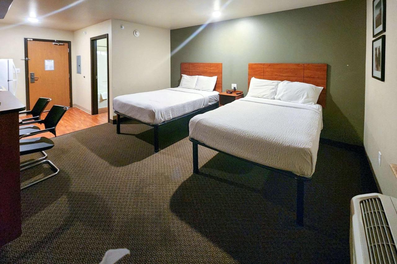 Baymont By Wyndham Dickinson Hotel Екстериор снимка