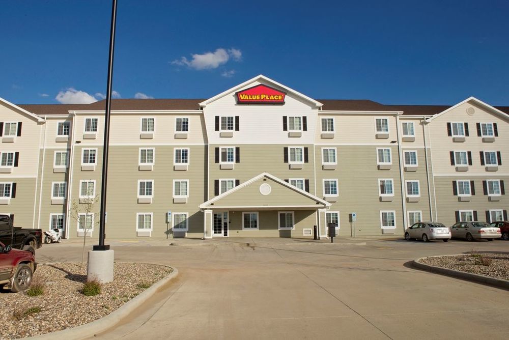 Baymont By Wyndham Dickinson Hotel Екстериор снимка