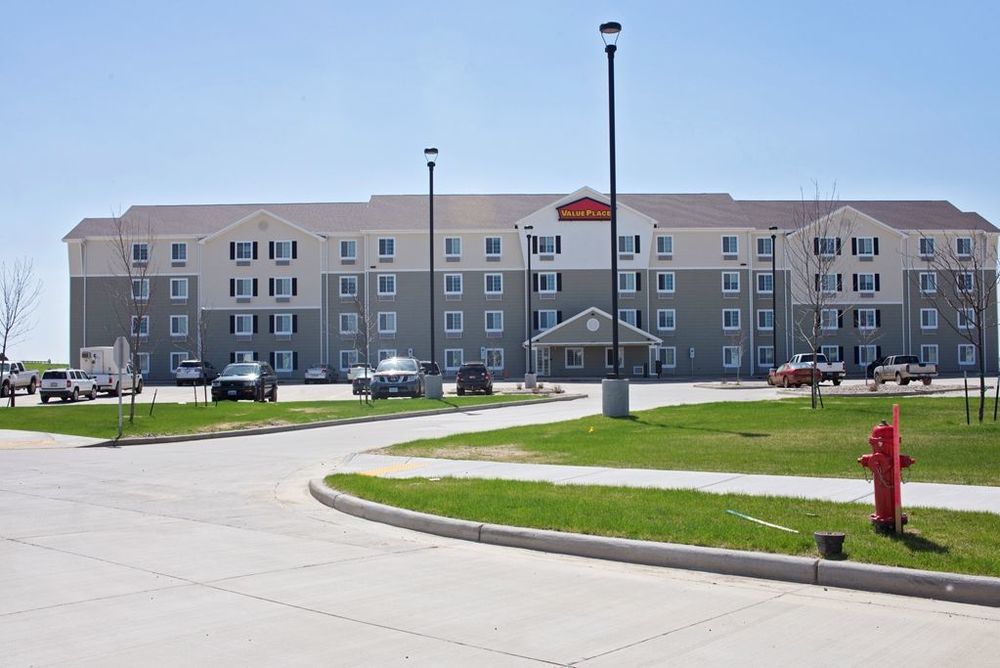 Baymont By Wyndham Dickinson Hotel Екстериор снимка