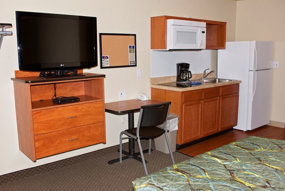 Baymont By Wyndham Dickinson Hotel Стая снимка
