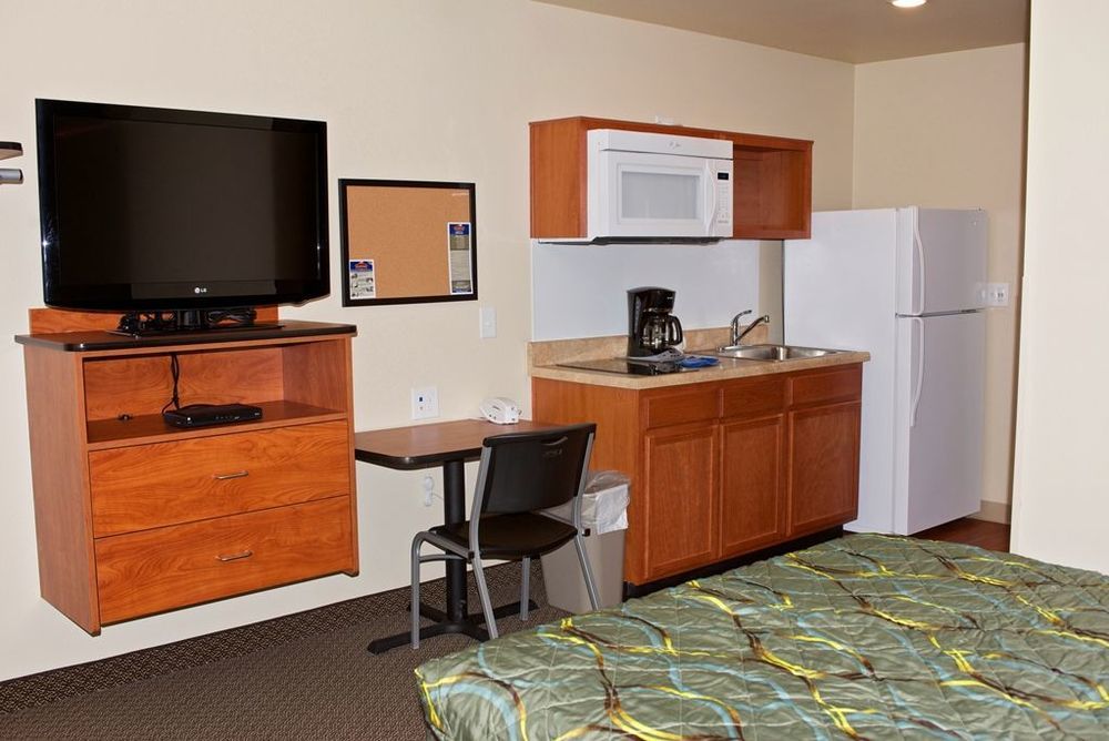 Baymont By Wyndham Dickinson Hotel Стая снимка