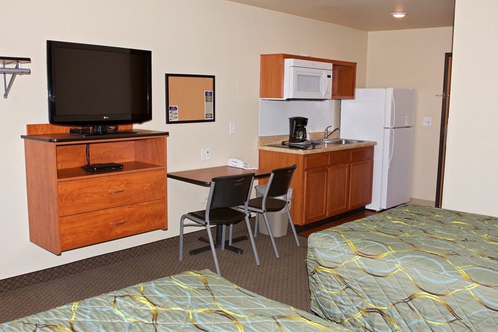 Baymont By Wyndham Dickinson Hotel Стая снимка