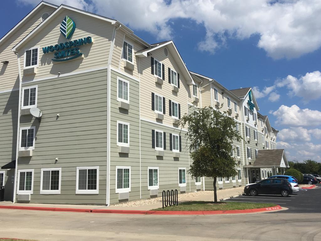 Baymont By Wyndham Dickinson Hotel Екстериор снимка