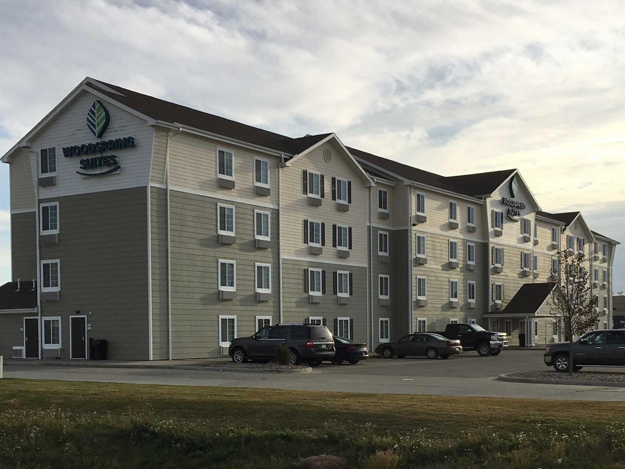 Baymont By Wyndham Dickinson Hotel Екстериор снимка