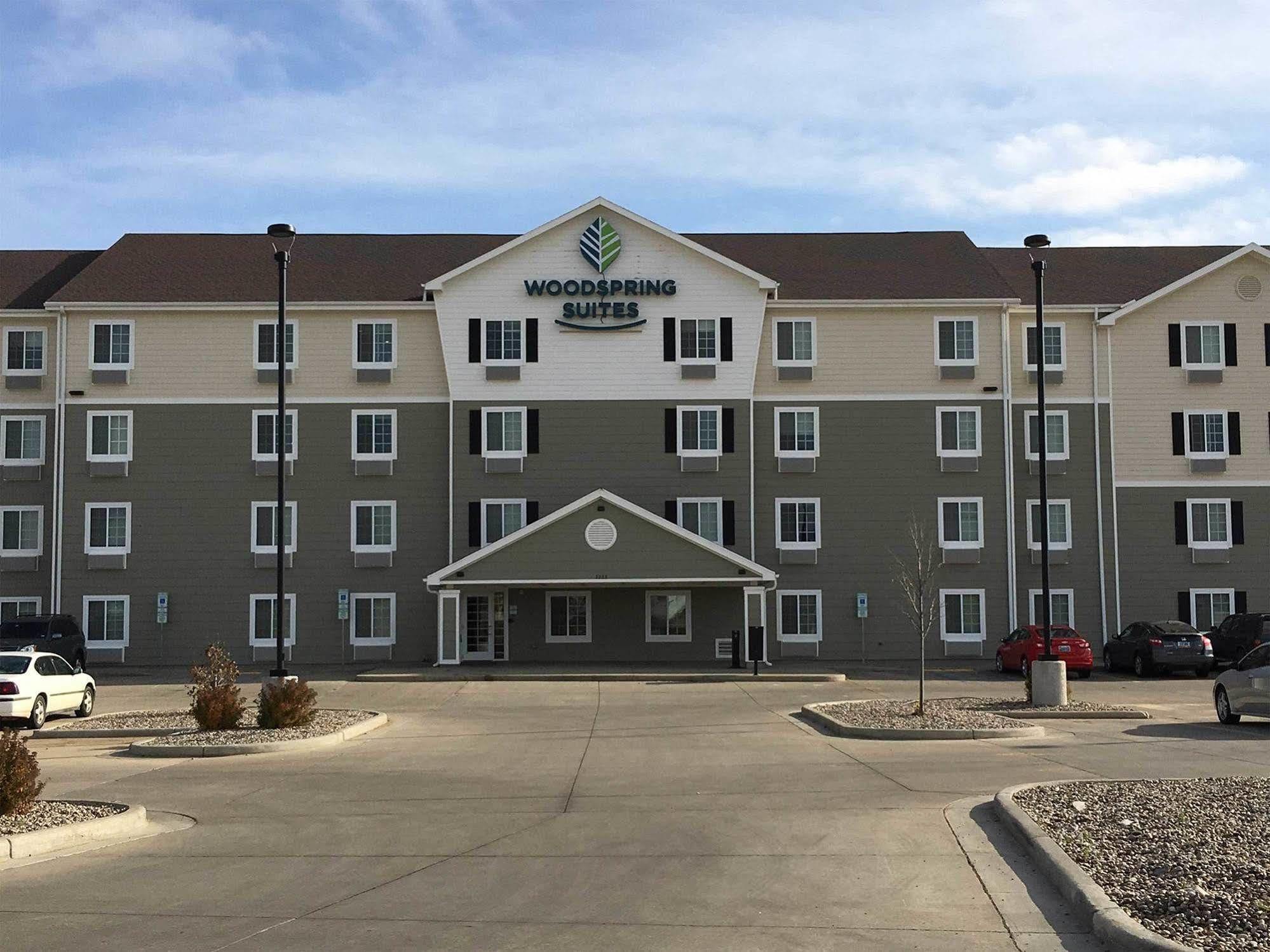 Baymont By Wyndham Dickinson Hotel Екстериор снимка